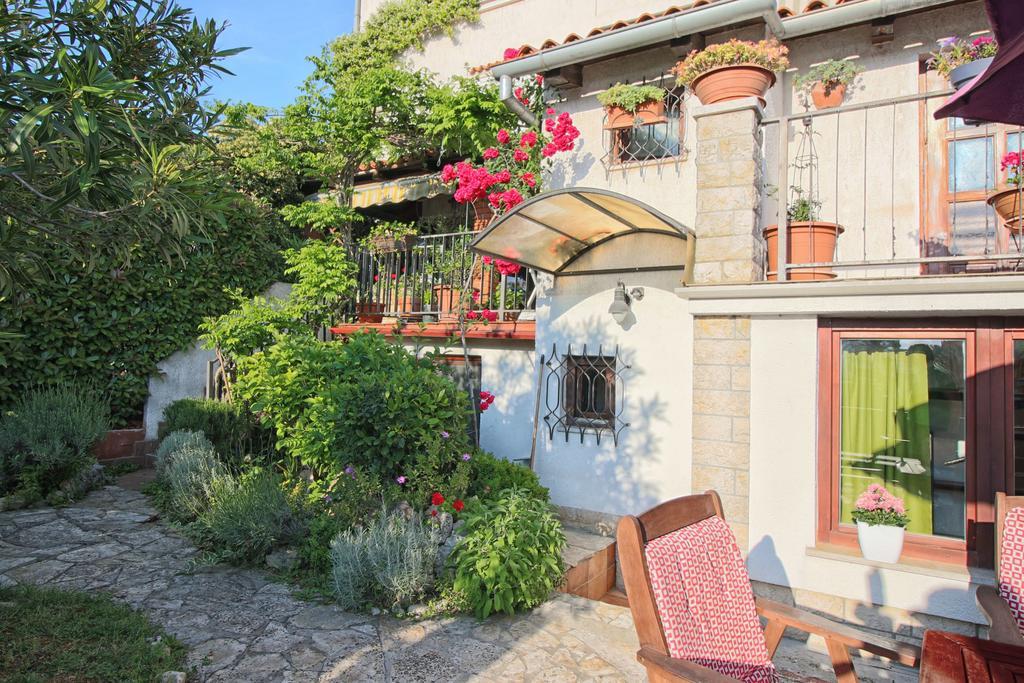 Apartments Nevija Ровінь Екстер'єр фото