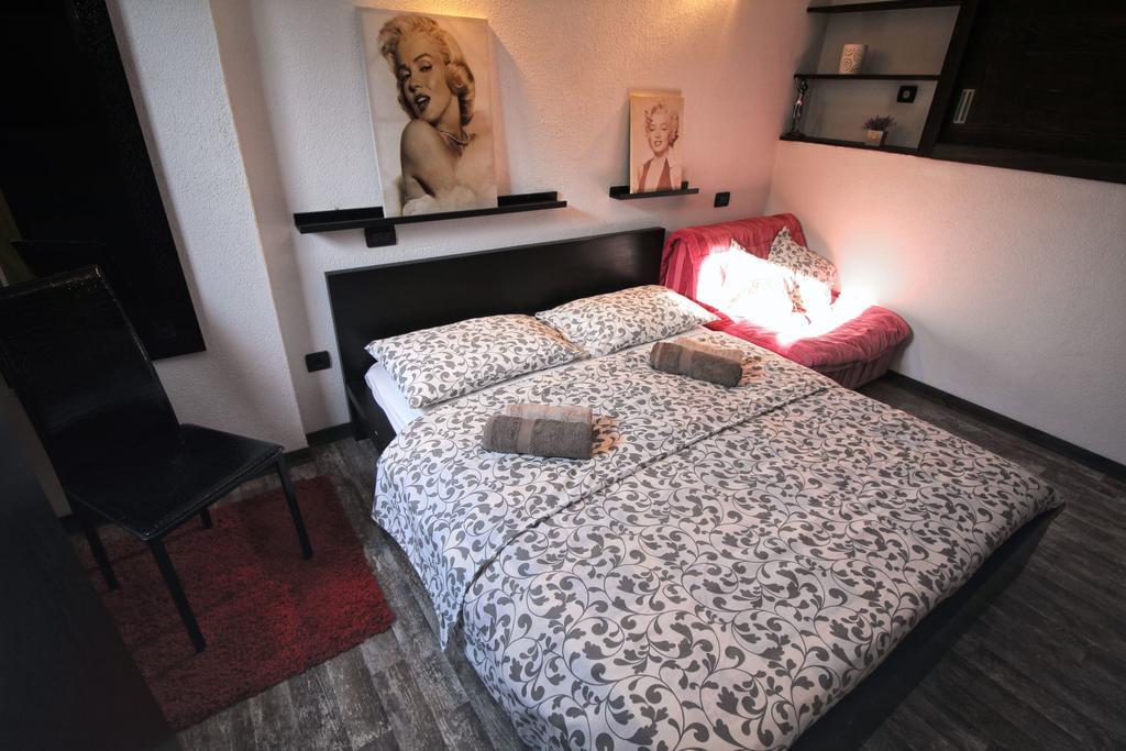 Apartments Nevija Ровінь Екстер'єр фото