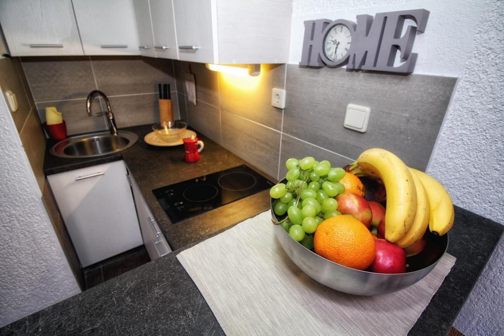 Apartments Nevija Ровінь Екстер'єр фото